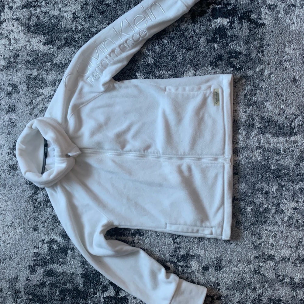 Cool handy sweatshirt!